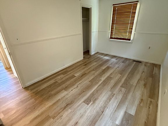 4th image of 418 Loudon Ave