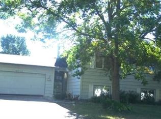 4640 Kingsbury Dr, Eagan, MN 55122