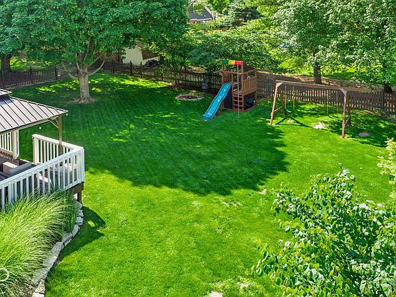 3rd image of 14710 Laredo Ct
