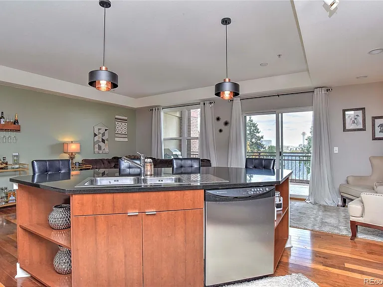 2240 N Clay St #409 — Photo 4