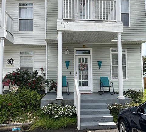 2nd image of 1205 Century Oaks Dr APT C