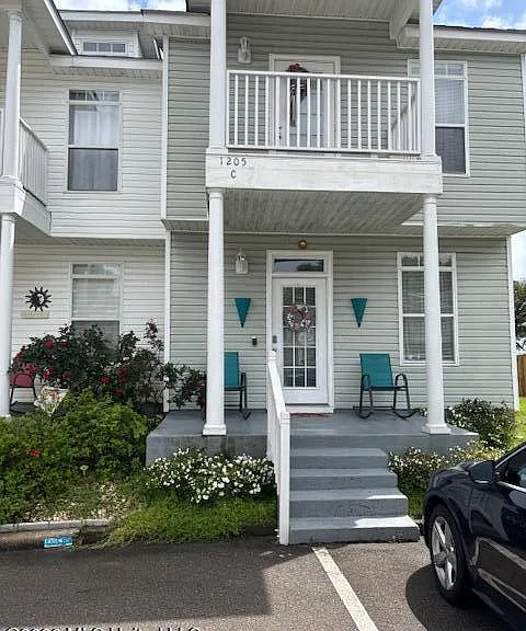 1205 Century Oaks Dr #C — Photo 2
