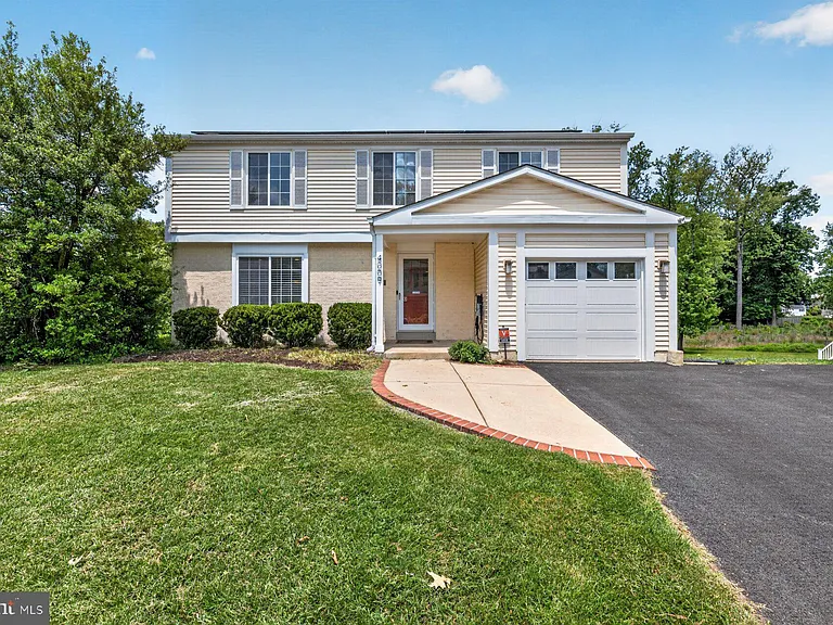 4009 Shallow Brook Ln — Photo 1