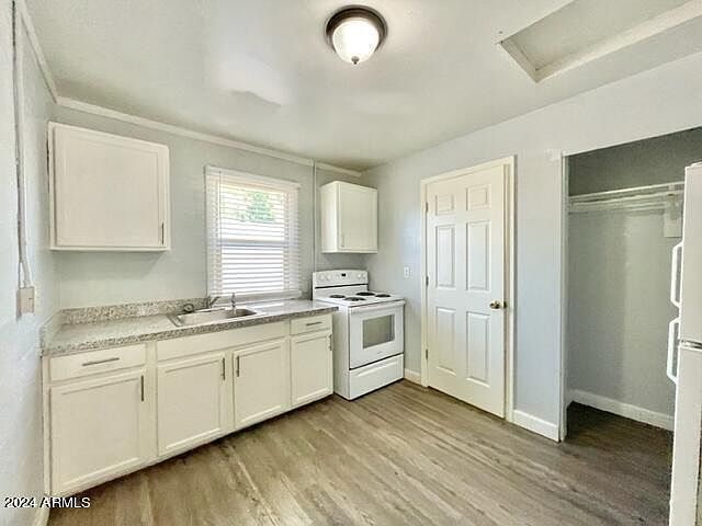 2nd image of 9238 N 7th Ave APT 2