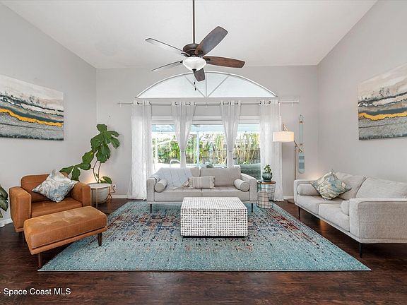 3rd image of 504 Bay Cir