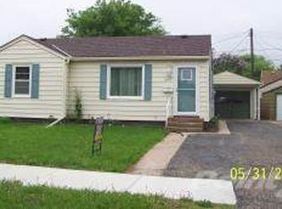 907 7th Ave NE, Aberdeen, SD 57401