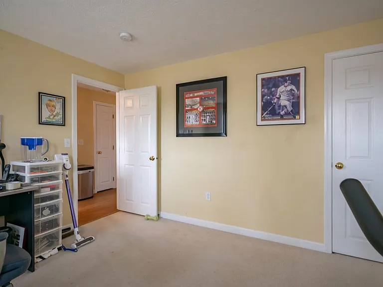 4 Myopia Ln — Photo 23
