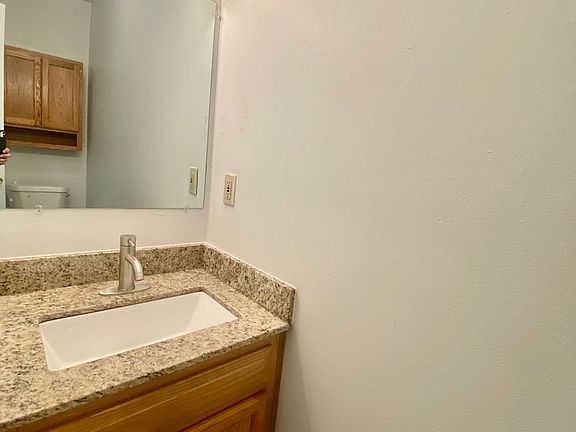 5th image of 211 N Adams St APT 3