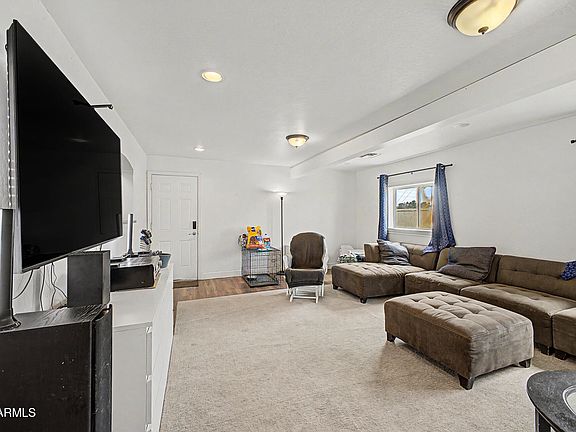 4th image of 1335 E 8TH Street