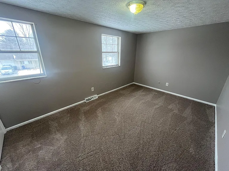 2621 Woodsedge Rd — Photo 10
