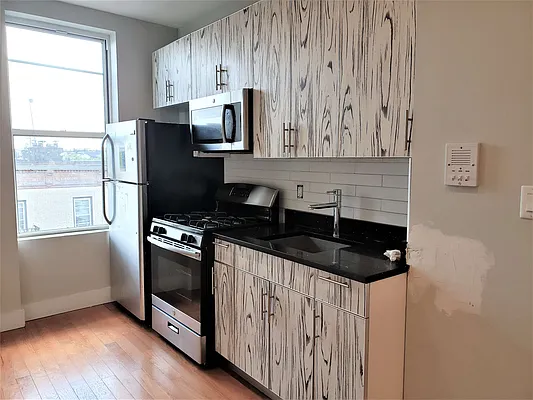 Rented by The Hamilton Group | media 7