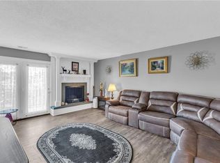 10120 W 96th St APT F, Overland Park, KS 66212