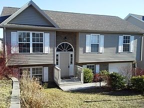 1st image of 30 Camellia Ln NW