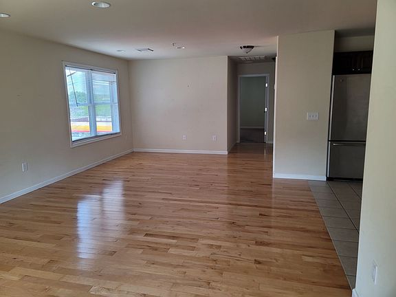 2nd image of 1117 W Broad St #494FD0344