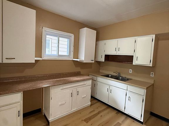 2nd image of 3893 E 55th St