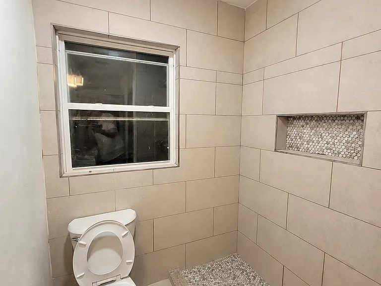 533 Ditmar St #A — Photo 5
