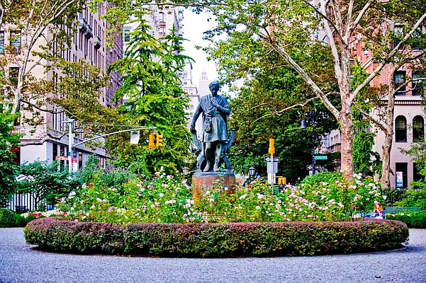 Rented by Keller Williams NYC | media 16