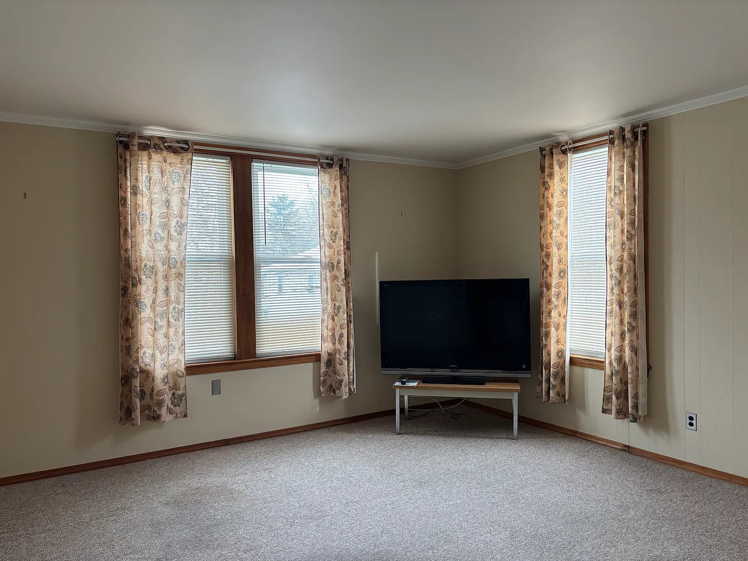 1 bed, 750 sqft, $1,800 — Photo 2