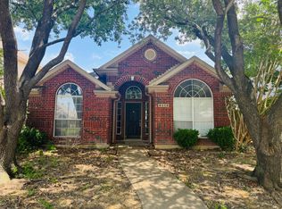 6513 White Oak Dr, Rowlett, TX 75089