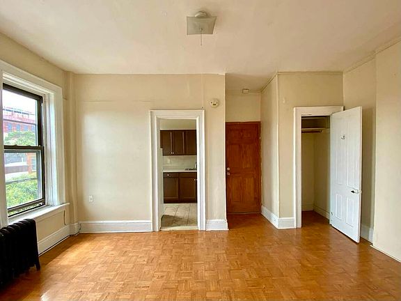 4th image of 471 Carroll St #3