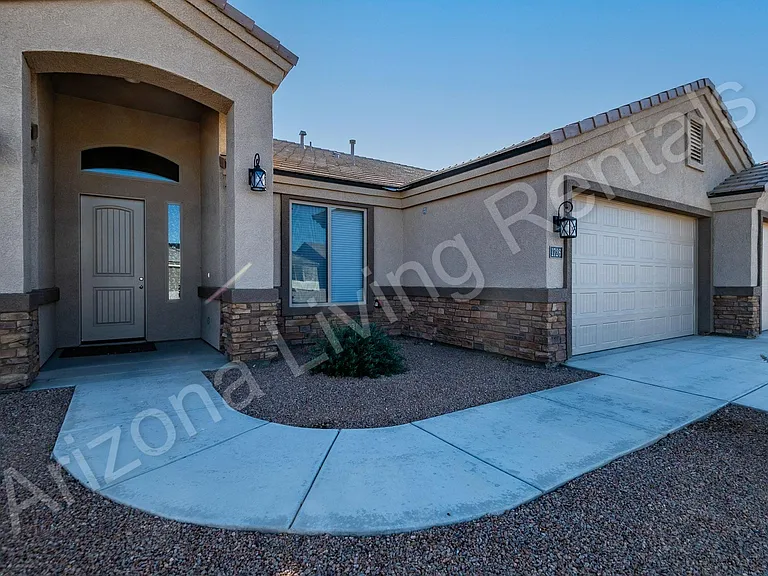1726 E Aloe St — Photo 7