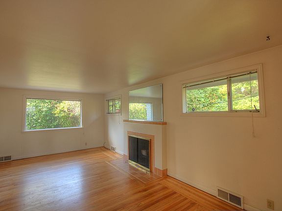 3rd image of 11513 Corliss Ave N