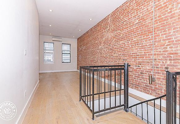 1st image of 1090 Bedford Ave APT 3