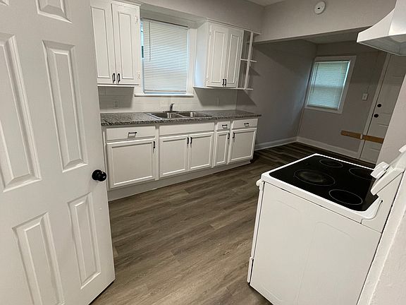 2nd image of 4221 Chestnut Ave