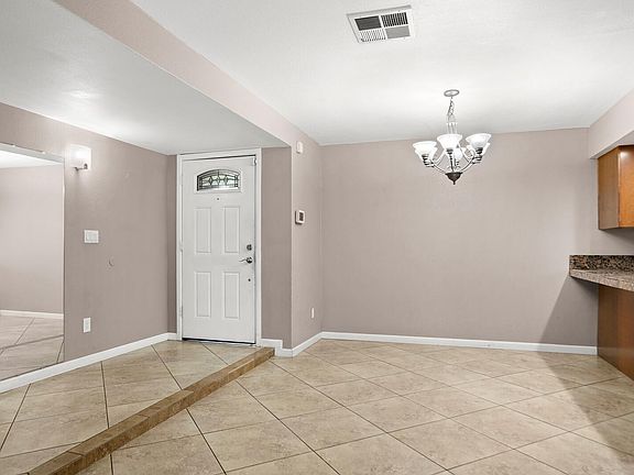 5th image of 1008 W Helena Dr