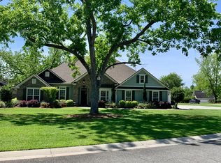 4600 San Saba Dr, Hahira, GA 31632