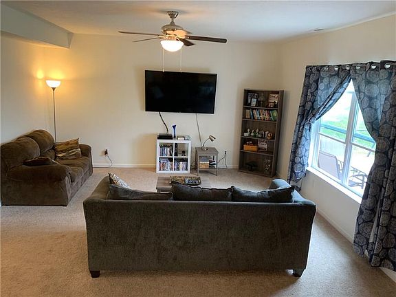 3rd image of 526 N Wyndstone Way