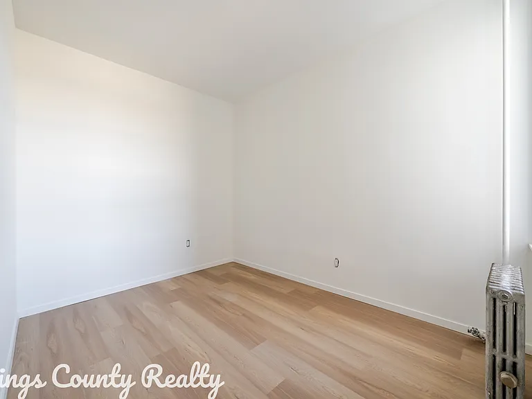 94 Harrison Pl #2R — Photo 11