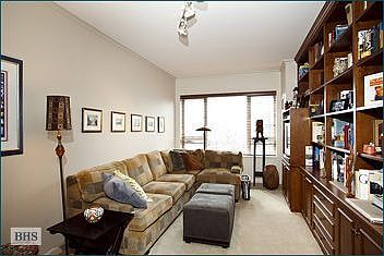 5th image of 425 E 58th St APT 20G