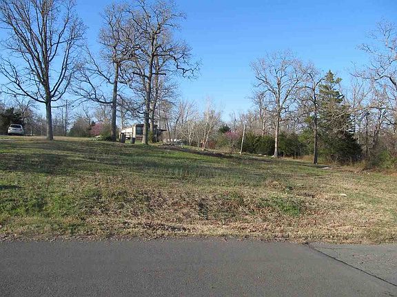 4th image of 1004 Woodland Ave