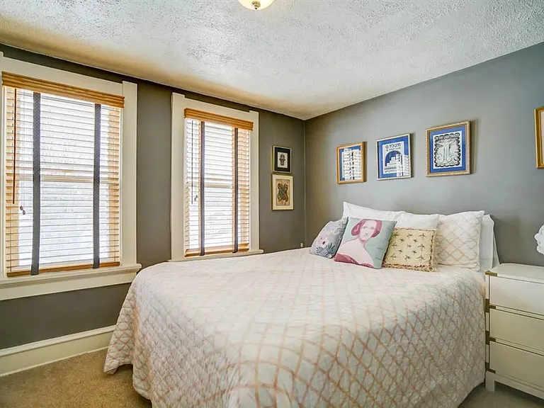 2514 E Johnson St — Photo 15