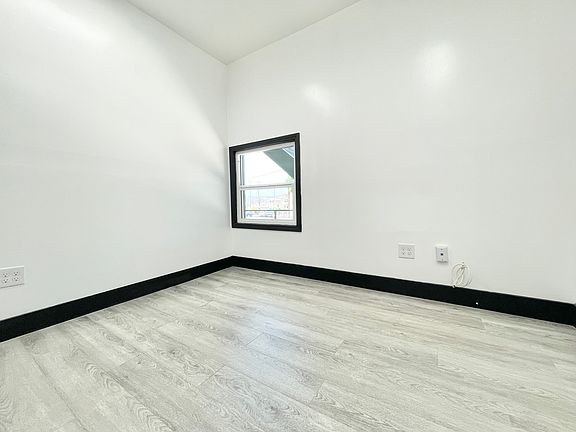 4th image of 434 E Avenue 28 #101