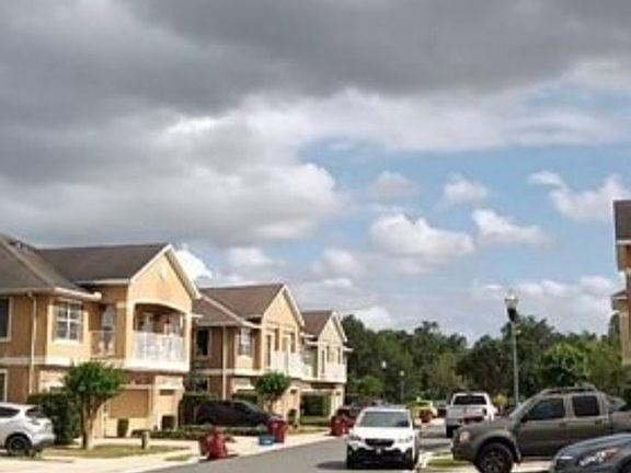 Exterior Neighborhood (street photo)