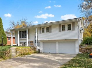 105 Surrey Ave, Council Bluffs, IA 51503