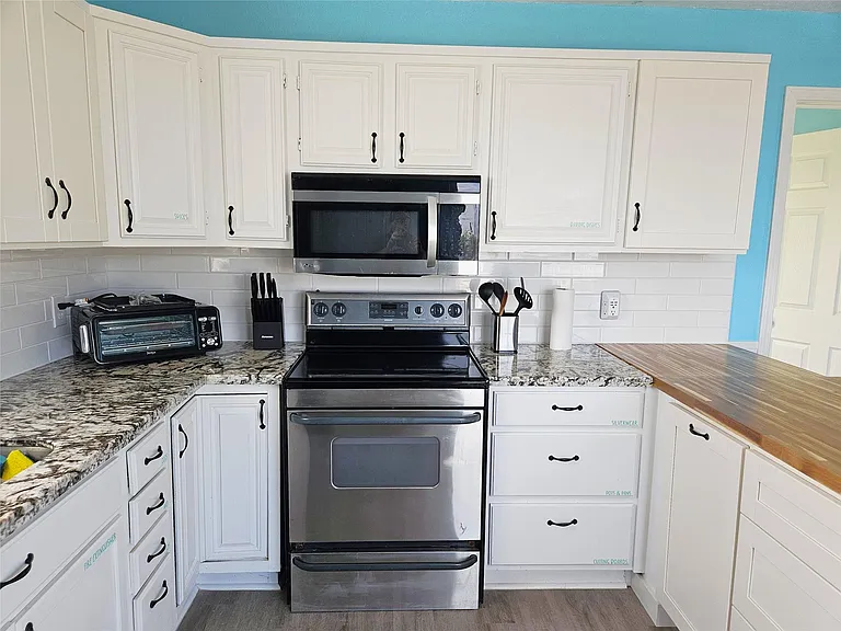 27478 FM 457 — Photo 21