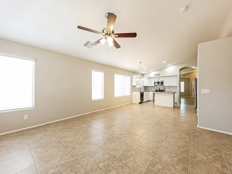 19016 W Rancho Dr — Photo 10