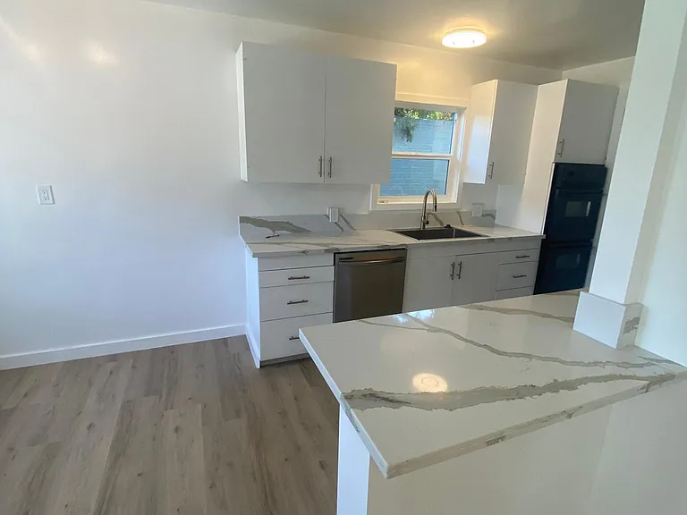 524 E Palm Ave — Photo 16