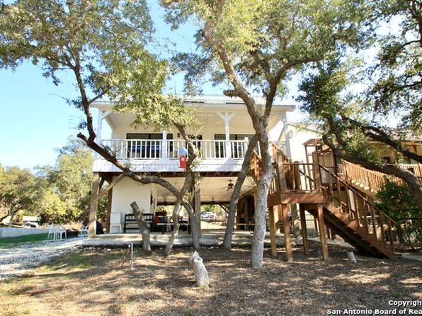 912 NW Pebble Beach Rd