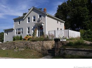 17 Thompson St, Pawcatuck, CT 06379