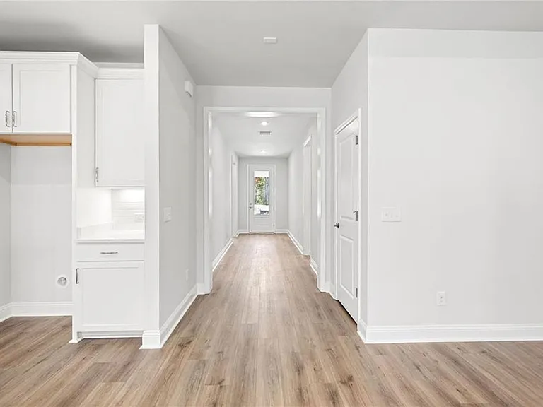 469 Monterey Loop — Photo 6