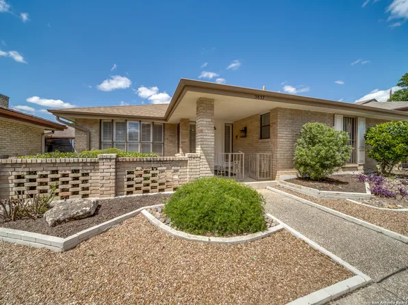 5837 NORTHGAP ST, Windcrest, TX 78239