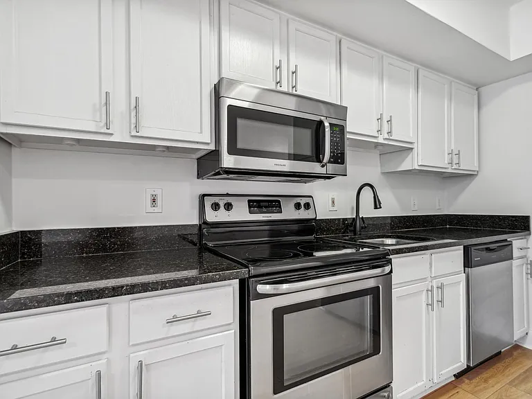 422 N St NW #A — Photo 6