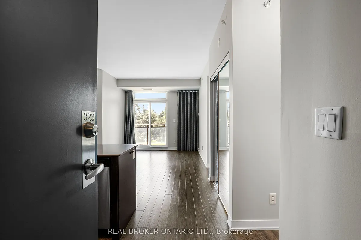 Building Photo - 3560 Saint Clair Ave E #323