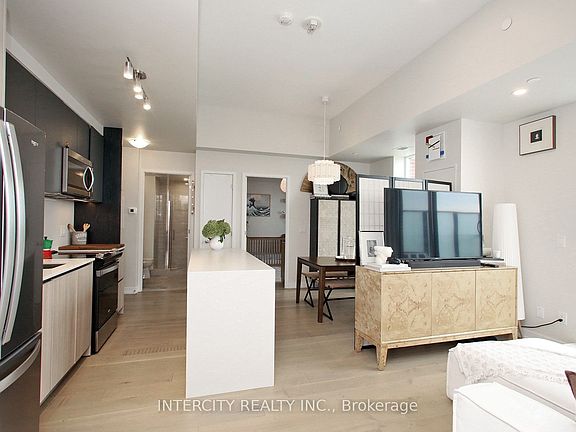 5th image of 3100 Keele St #1201