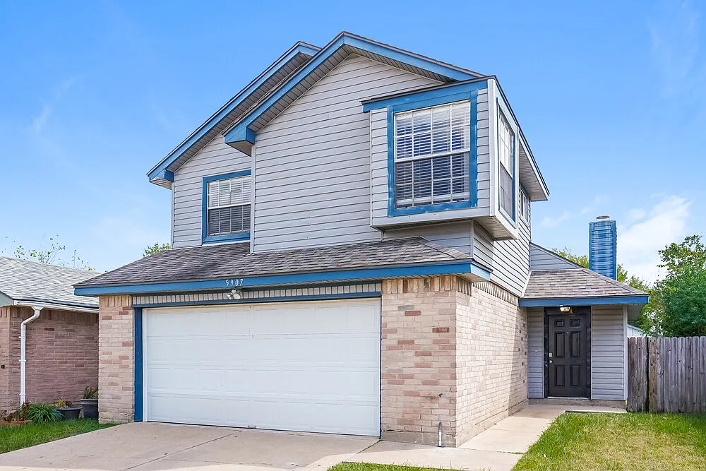 3 bed, 2.5 bath, 1378 sqft, $1,705 — Photo 4