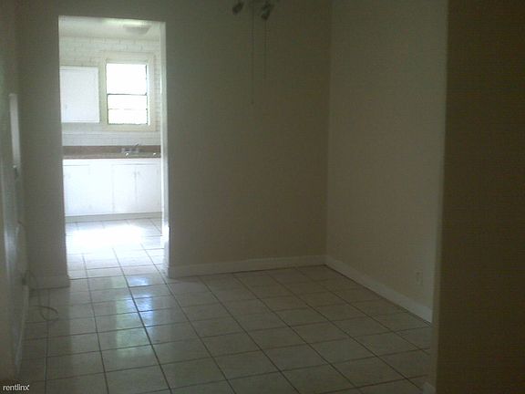 2235 MADISON APRT SALA FOTO